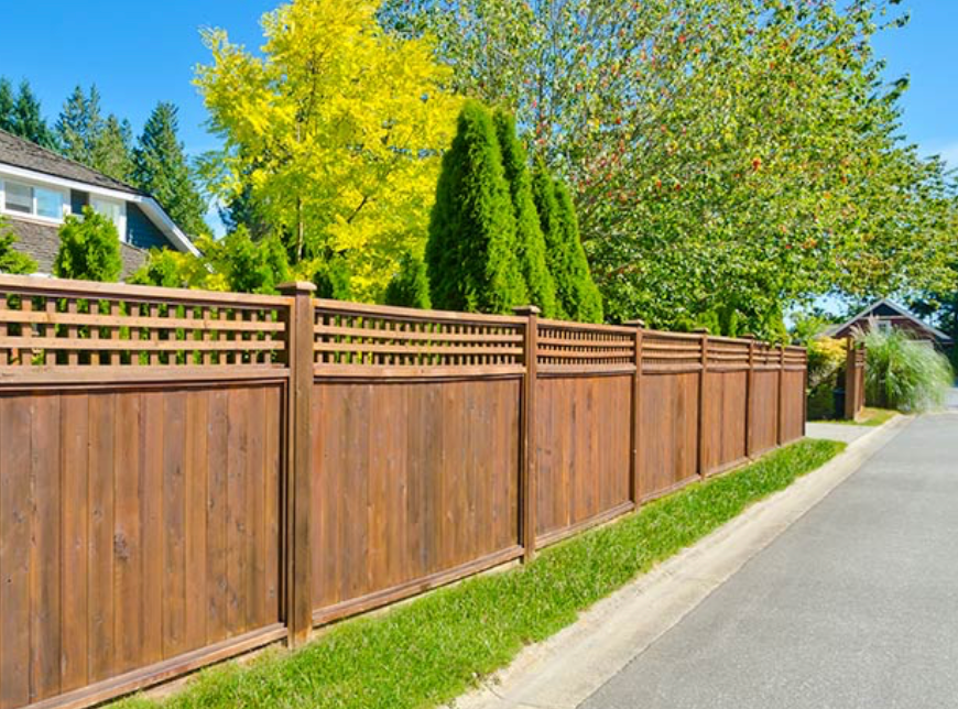 Choosing the Right Timber for Your Fence: A Comprehensive Guide