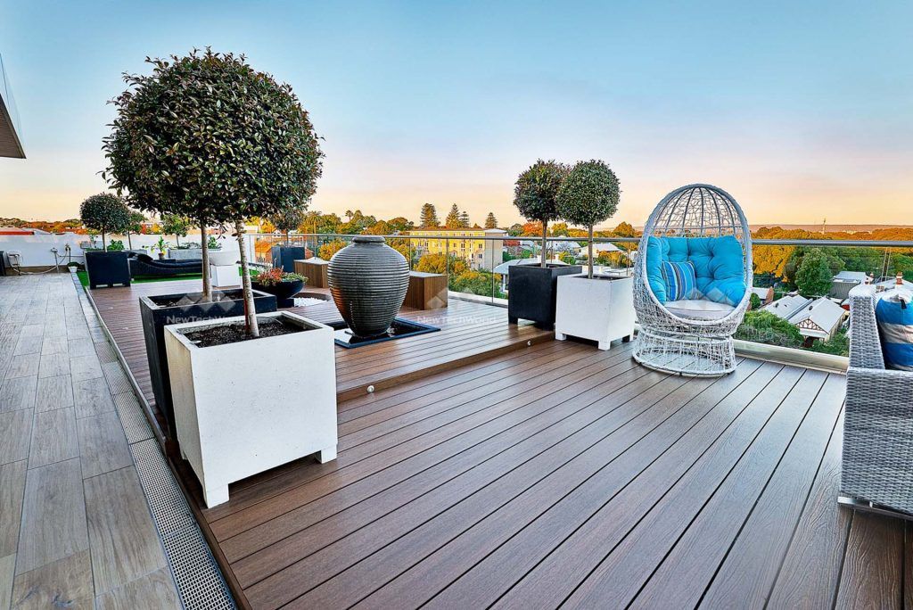 UNDERSTANDING COMPOSITE DECKING: A MODERN CHOICE FOR OUTDOOR LIVING