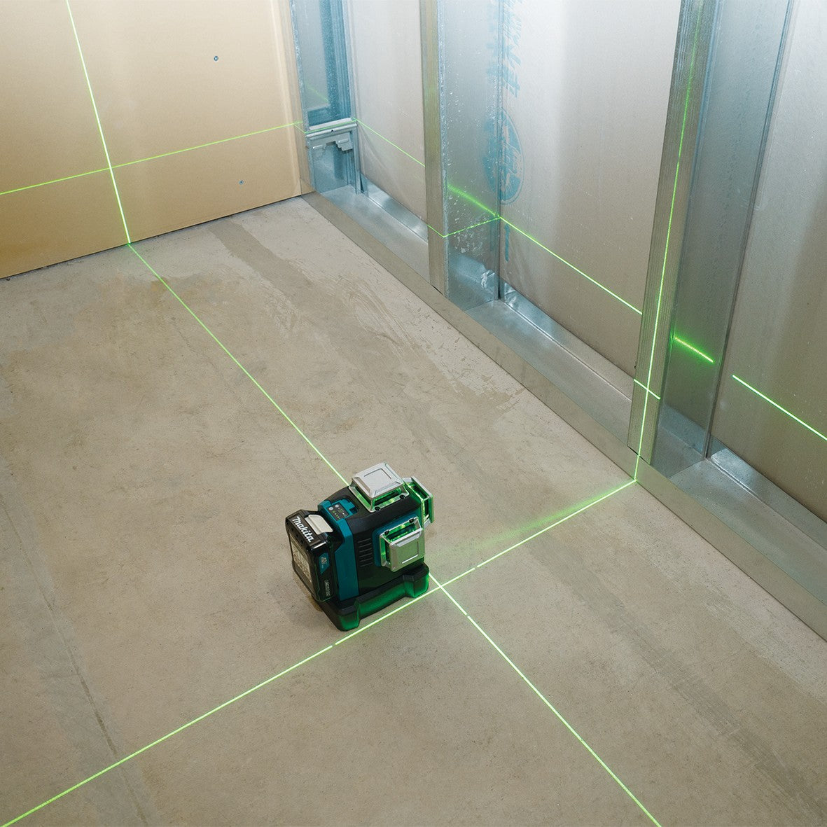 Makita 12V 3x360° Multi-line Green Laser Kit SK700GDWA