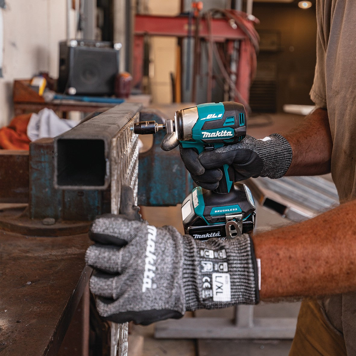 Makita 18V Brushless 4-stage Impact Driver Skin DTD173Z