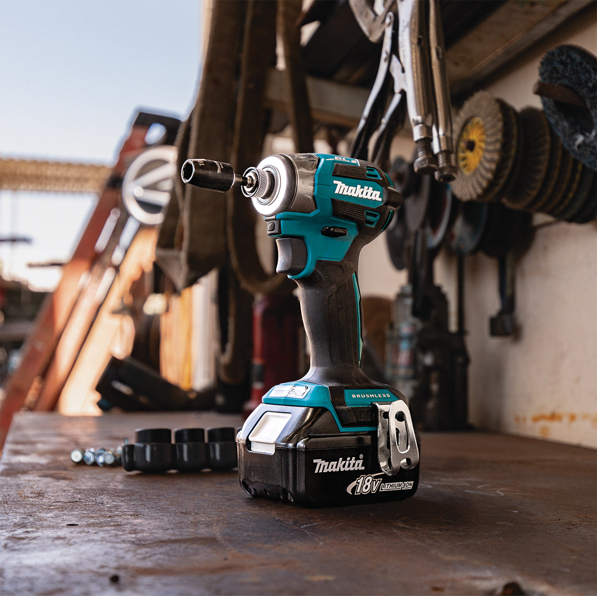 Makita 18V Brushless 4-stage Impact Driver Skin DTD173Z