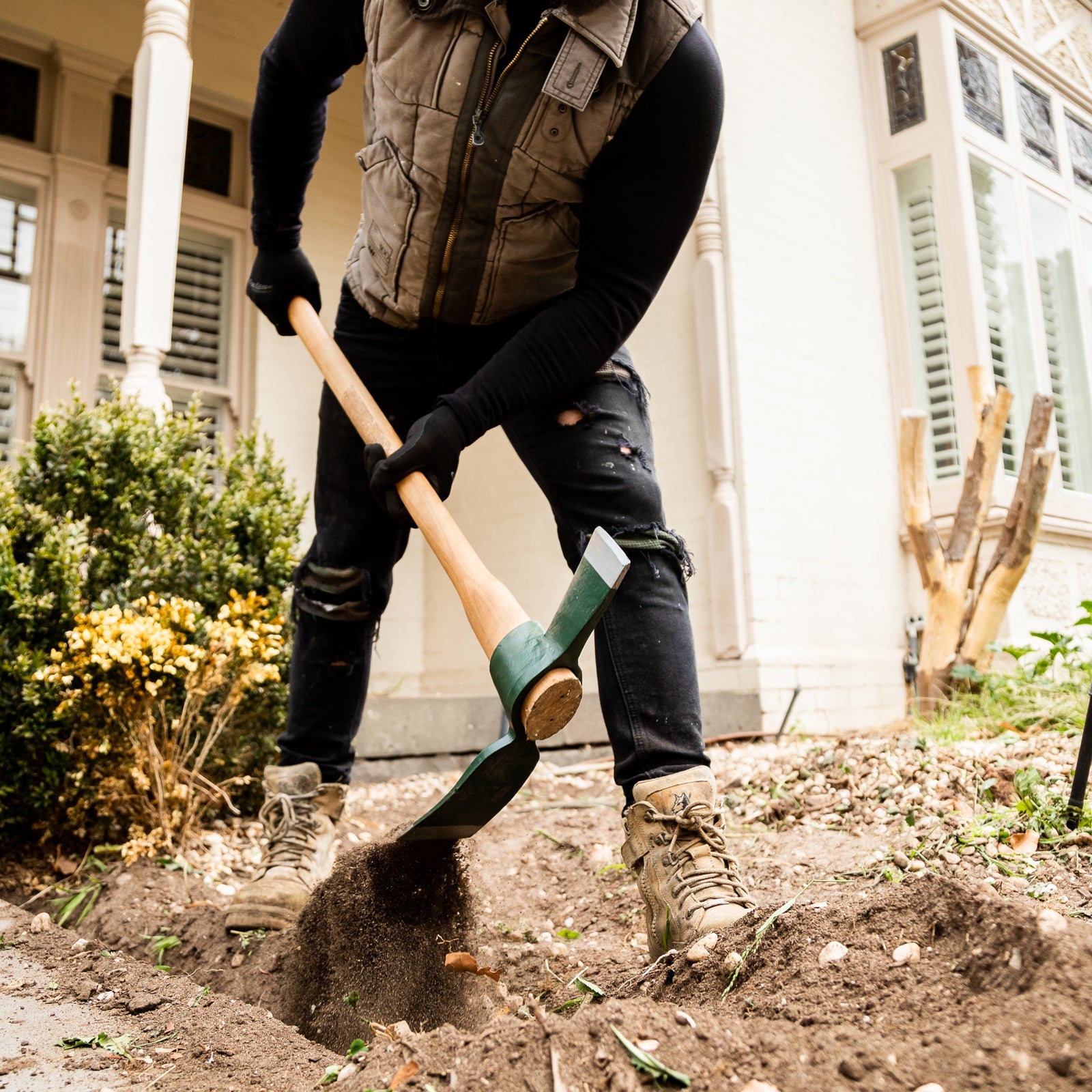 Cyclone 900mm Timber Handle Mattock 634475