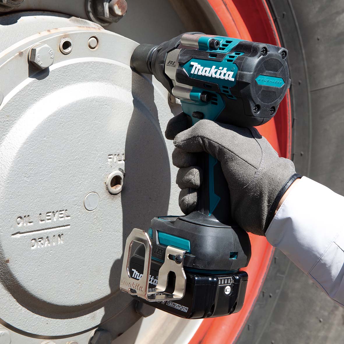 Makita 18V Brushless 1/2inch Mid-torque Impact Wrench Skin DTW700Z