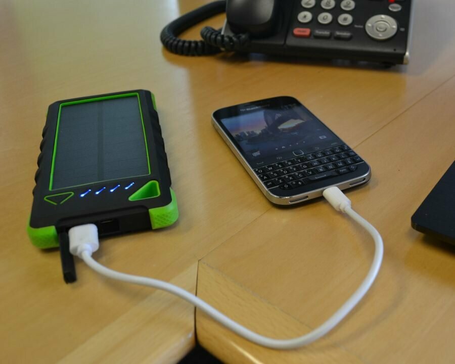 Imex IPower IPB200 Solar Power Bank 015-IPB200