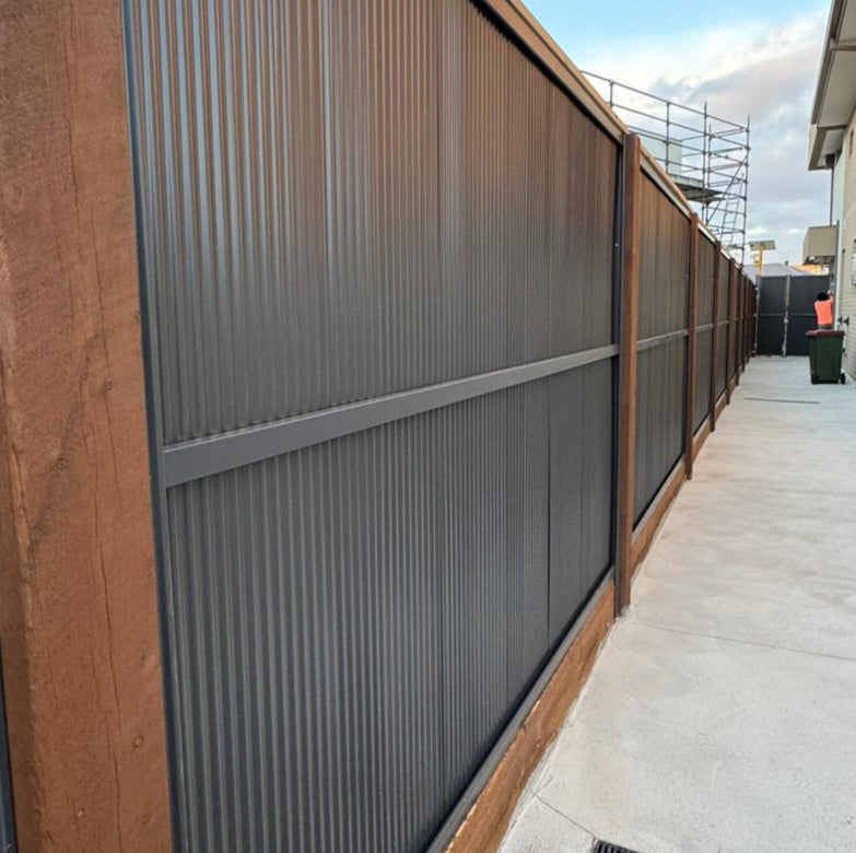COLORBOND MIDDLE BAR- 40x25x2350mm
